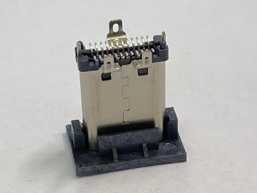 TYPE C 24PIN 3.1公头 直立式 贴板三脚带定位柱公头